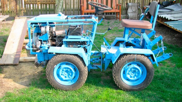 міні-трактор