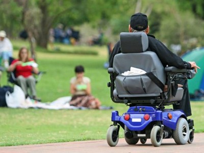 Моторизованные инвалидные коляски увеличивают риск стать жертвой ДТП