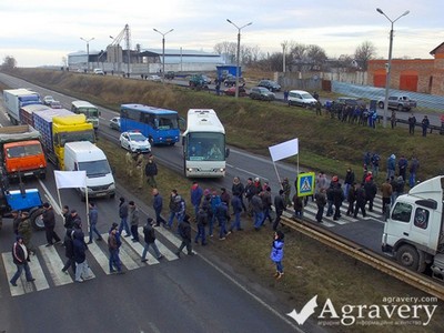 Украинские аграрии вышли на протест против налоговых изменений (фото)