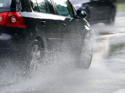 Секреты безопасного вождения в дождь