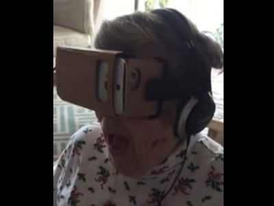 Опубликовано вирусное видео с реакцией 88-летней женщины на виртуальную реальность