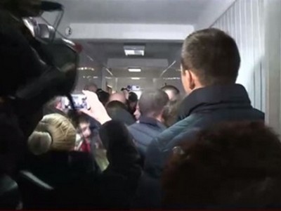 Экс-бойцы «Торнадо» штурмуют киевский суд (видео)