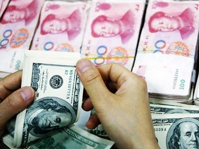 В Китае ограничили продажу валюты — СМИ