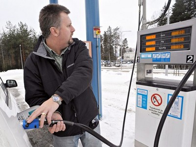 Нефтетрейдеры договорились: В Украине подешевеет бензин