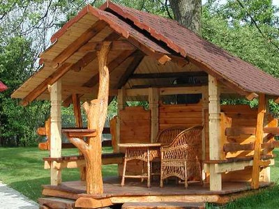 Строительство деревянной беседки