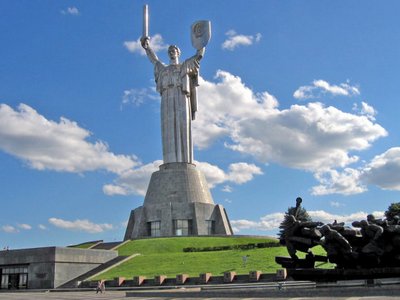 В Киеве декоммунизируют «Родину-мать»