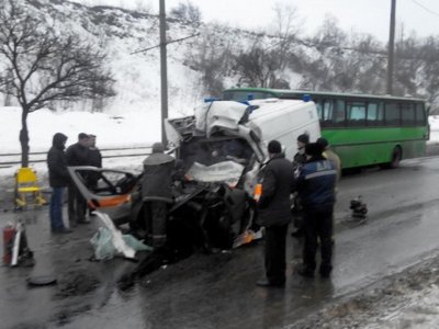 В Харькове произошло крупное ДТП со скорой: есть погибшие (видео)