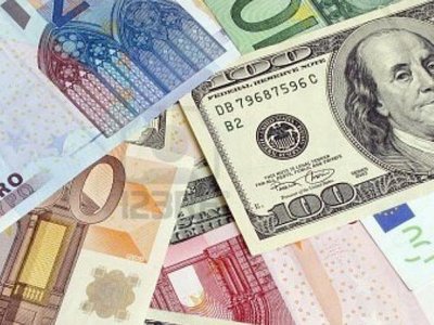 Наличный курс доллара в Украине вырос почти до 27 гривен