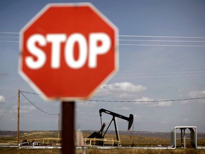 ОПЕК и РФ договорились заморозить нефтедобычу