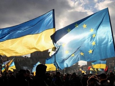 Решение по отмене виз для украинцев отложили — СМИ