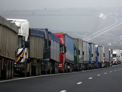 Водители российских фур платят за сопровождение добровольно — полиция