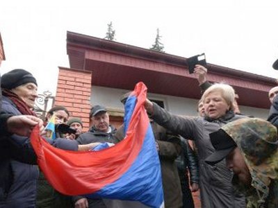 Полиция завела дело из-за сожженного флага РФ во Льове