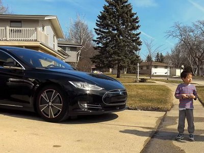 Автопилот Tesla испытывали наездом на ребенка
