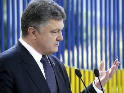 Ситуация в Донбассе не дает повода рассчитывать на мирное решение проблемы — Порошенко
