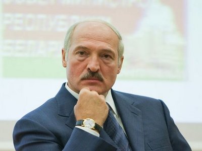 Александр Лукашенко вдвое снизил тарифы на коммунальные услуги