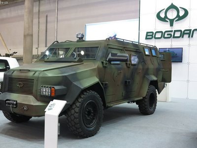Корпорация «Богдан» представила бронеавтомобиль «Барс-8» (видео)