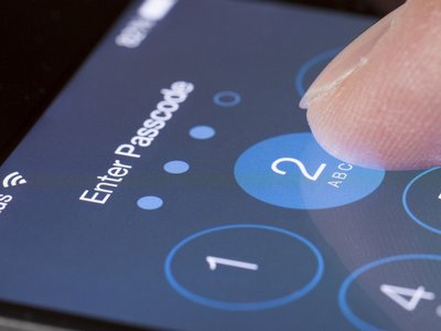 Компания Apple призналась во взломе своих iPhone по просьбе властей США