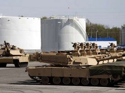 США направляют в Эстонию солдат и танки Abrams