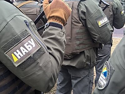 НАБУ задержало троих прокуроров по делу о взятке