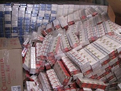 Родственника дипломата поймали на контрабанде сигарет в Европу