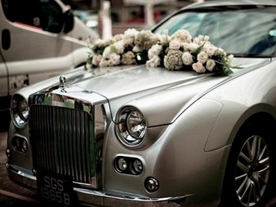 Украшение автомобиля на свадьбу: оригинальные идеи