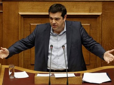 Греческий парламент одобрил реформы в обмен на списание долга и финпомощь