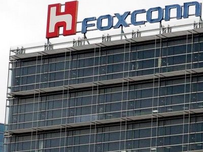 В Китае Foxconn заменил половину сотрудников роботами