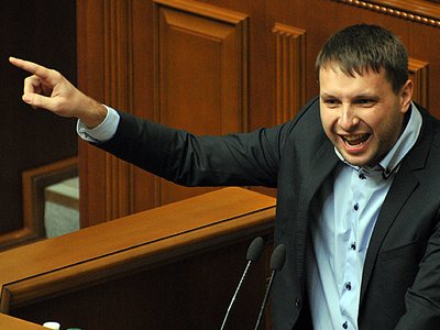 Депутаты от Оппозиционного блока избили Парасюка в Раде (видео)