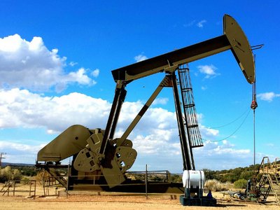 Цены на нефть продолжает расти: Brent достигла $52,7