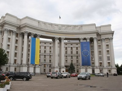 За границей пять миллионов украинцев — МИД