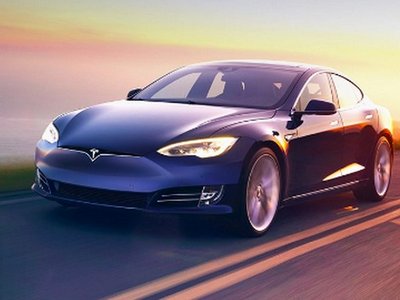 Tesla показала представила две новые версии электромобиля Model S (фото)