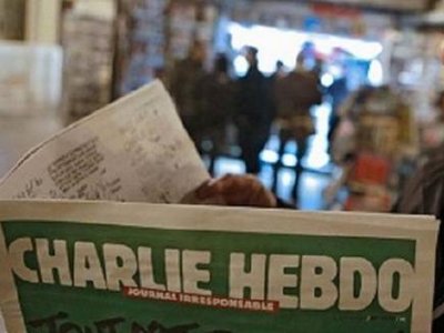 Charlie Hebdo в карикатуре высмеял российских фанатов на Евро-2016