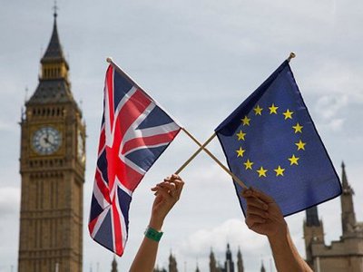 Петиция о повторном референдуме в Британии набрала почти 1 миллион голосов