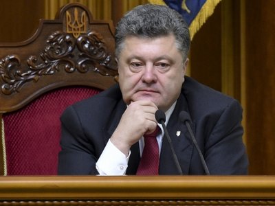 Порошенко отложил особый статус и выборы в Донбассе до выполнения условий Минских соглашений