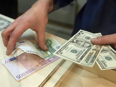 Половина валютных обменников в Украине принадлежит одной компании — СМИ