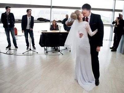 Треть украинских пар женится в силу обстоятельств