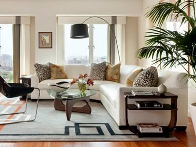 Угловой диван в интерьере: секрет уютной гостиной