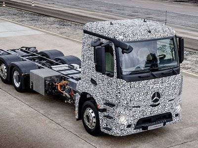 Компания Mercedes представила электрический грузовик (фото)
