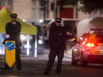 Парень с ножом напал на прохожих в самом центре Лондона: есть жертвы