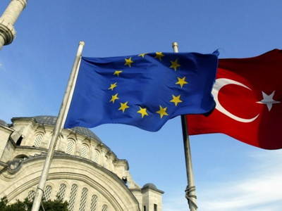 Турция пригрозила Евросоюзу расторжением сделки по мигрантам
