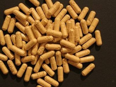 Эксперты назвали самые опасные ингредиенты БАДов