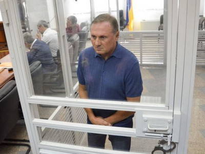 Луценко заявил, что экс-регионал Ефремов «открыл двери войне» в Украине