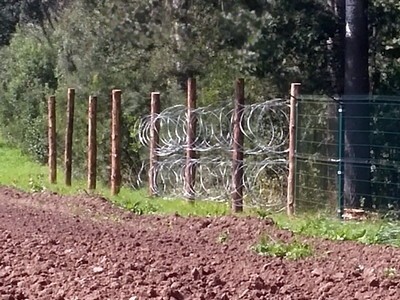 Россия строит забор на границе с Польшей