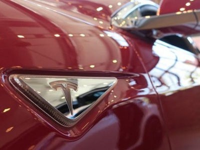 Компания Tesla представила новую батарею для электромобилей