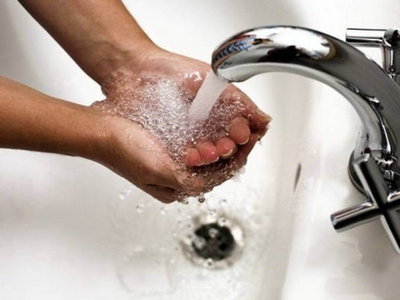 Владимир Гройсман сравнил тарифы на воду в Украине и ЕС