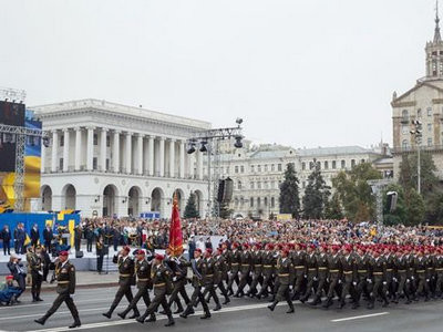 В Киеве прошел военный парад ко Дню Независимости (фото)
