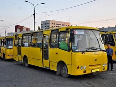 В Донецке бастуют водители маршрутных автобусов