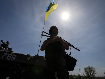 В зоне АТО на Донбассе с полуночи прекратились обстрелы — Полторак