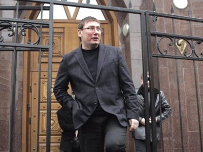 Юрий Луценко обещает новые представления на арест народных депутатов