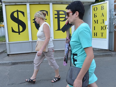 Доллар на черном рынке в Украине перевалил за 27 гривен